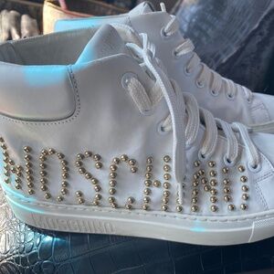 Moschino